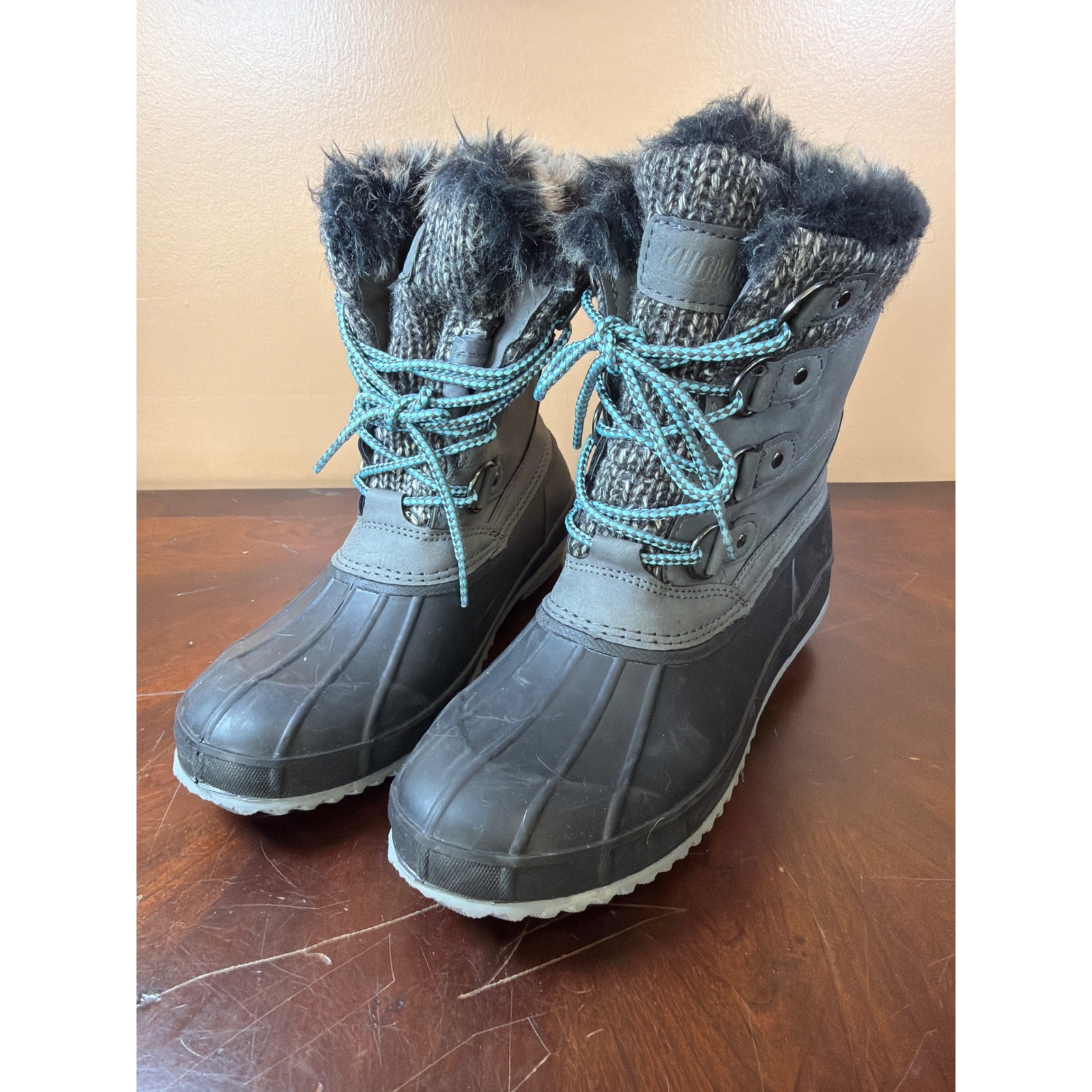 Khombu Womens Grey Knit Faux Fur Trim Waterproof Duck Winter Snow Boots